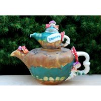 Alice In Wonderland - Drink Me Teapot