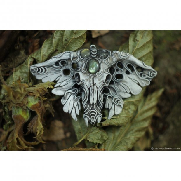 Messenger of Dreams Pendant Necklace