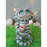 Alice In Wonderland - Cheshire Cat With Tea Cup Figure