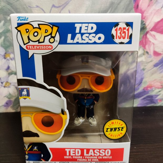 Funko Pop! Ted Lasso (Chase ver) Figure