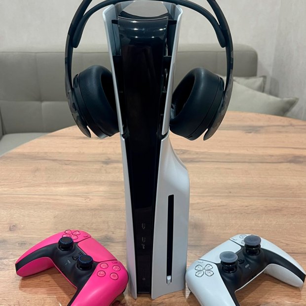 PlayStation 5 slim + Sony Pulse 3D