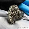 Runes and Jarl's face Ring