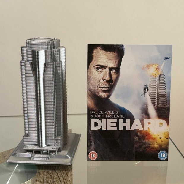 Die Hard - Nakatomi Plaza Model Figure