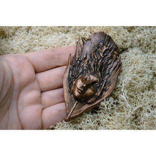 Wind Queen Pendant Necklace