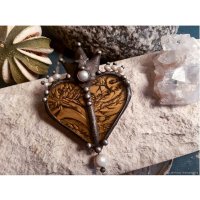 Golden Queen's Heart Brooch