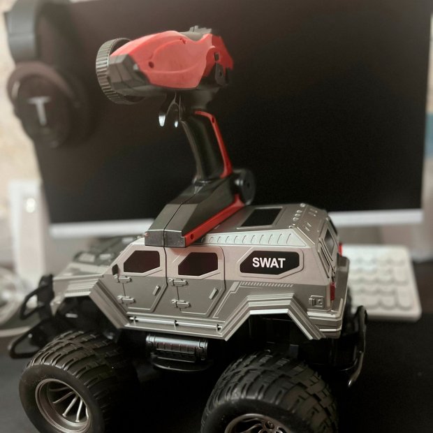 Radio-controlled car