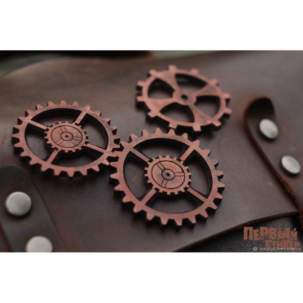 Rusty Gear Pin Badge